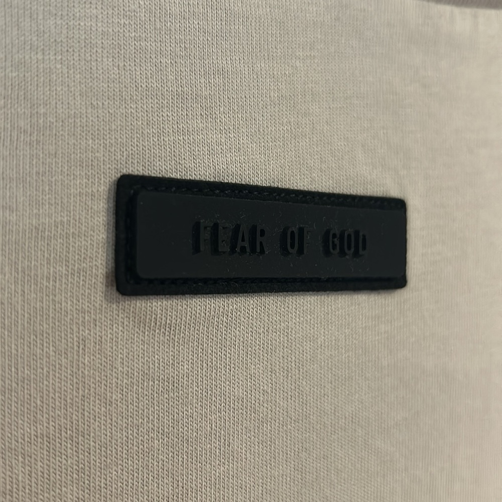 Essentials fear of god t shirt size large - Picture 4 of 8
